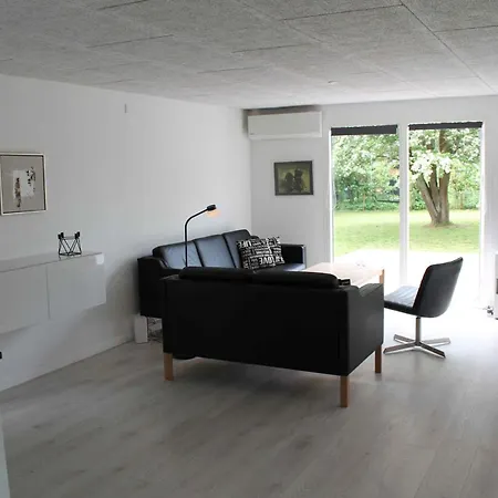 Lovely Summer House In Hummingen 度假居 *